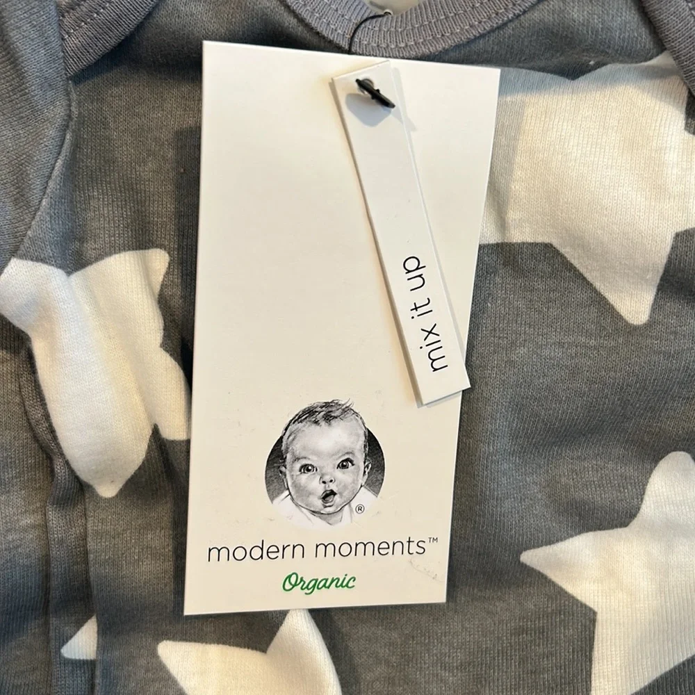 Organic modern moments Gerber ⭐️ onesie‎